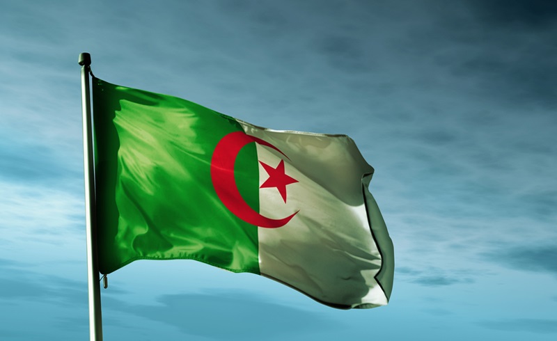 فيروس كورونا القاتل يدخل الجزائر