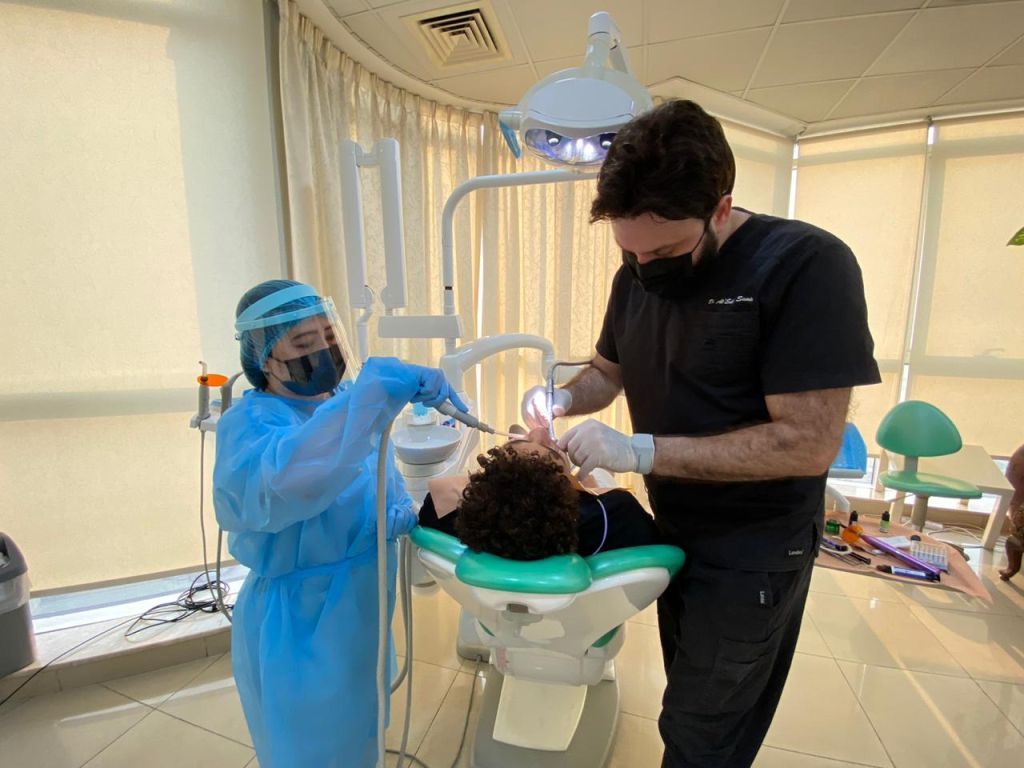 مركز العناية والجمال الطبي في الإمارات يعتمد الجودة والخبرة العالية في مجال طب الأسنان