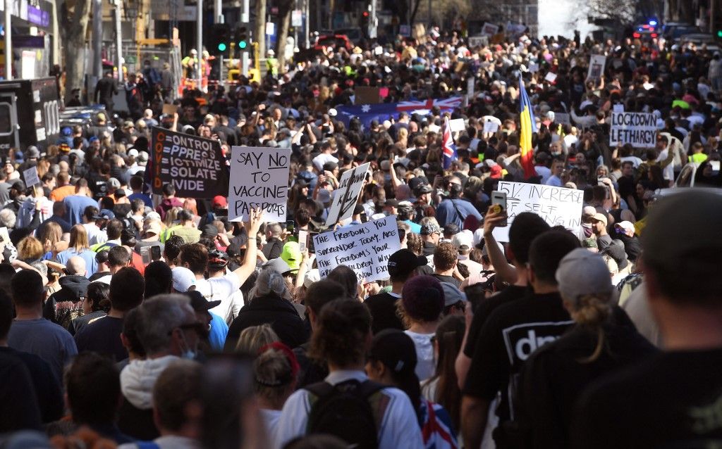 توقيف المئات في تظاهرات في أستراليا احتجاجا على فرض تدابير إغلاق