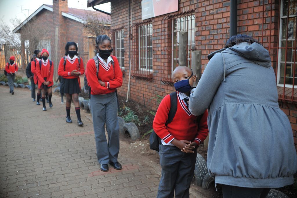 فيروس كورونا يعيد مدارس جنوب إفريقيا عشرين عاما إلى الوراء